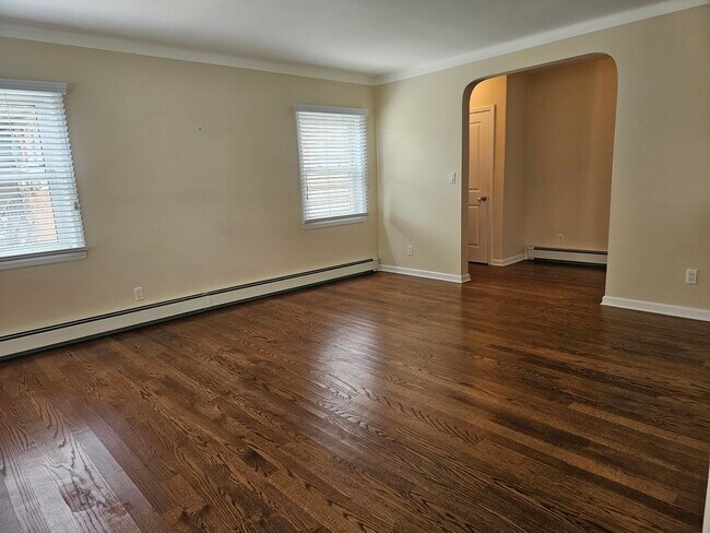 Living Room - 441 E Pine St