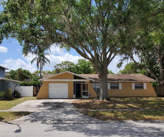 Building Photo - 14532 Knoll Ridge Dr