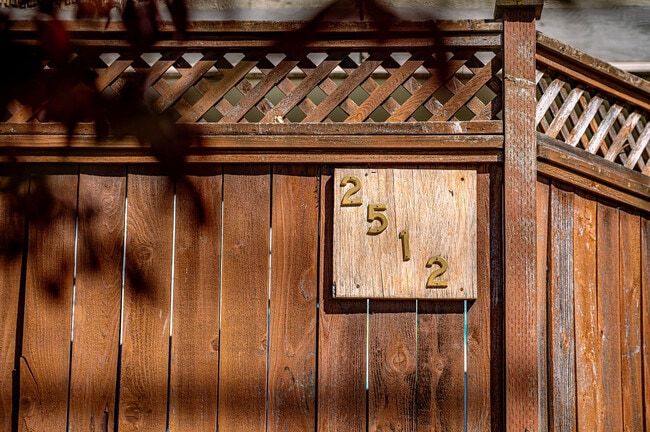 Building Photo - Bayview Apartments