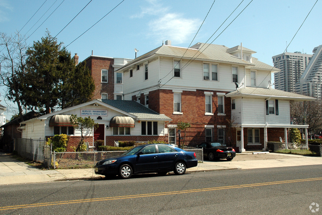 Building Photo - 3419 Ventnor Ave