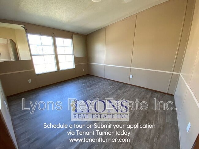 Building Photo - 600 Crestview Dr