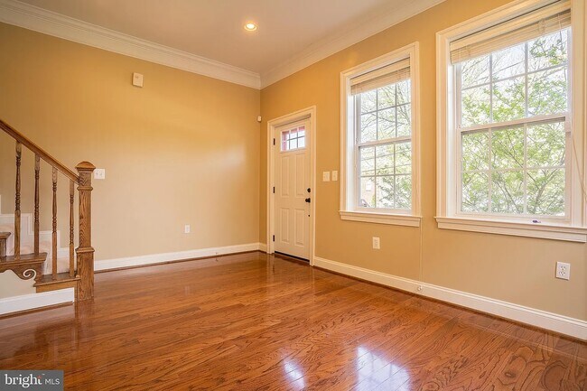 Photo - 19 E Reed Ave (Alexandria, VA) Townhome