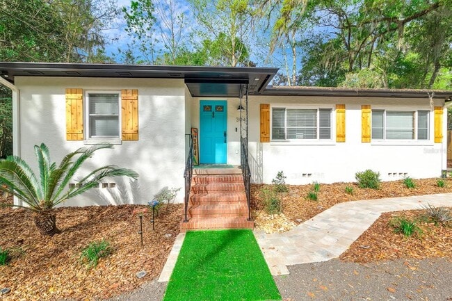 Building Photo - 304 NW 24th St