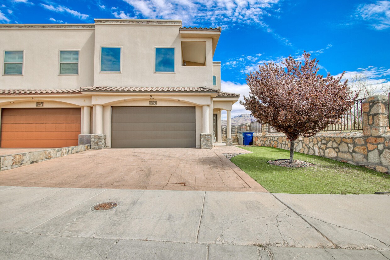 Primary Photo - 400 Vianney Way