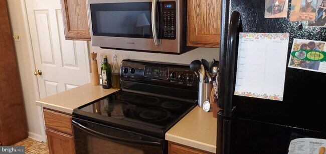 Building Photo - 1359 Apple Blossom Dr