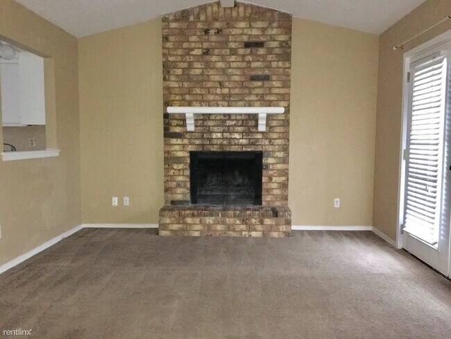 Building Photo - 3 br, 2 bath House - 9705 Oaktree Terrace