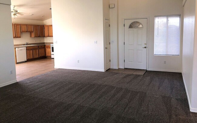 Foto del edificio - Charming 3+2 home in the heart of Kingman!