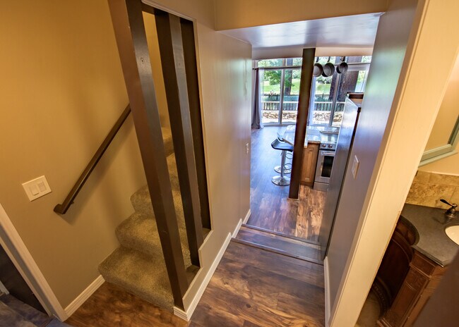 Hallway - 1097 Club View Dr