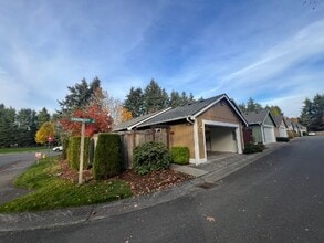 Building Photo - 4501 Chardonnay Dr SE