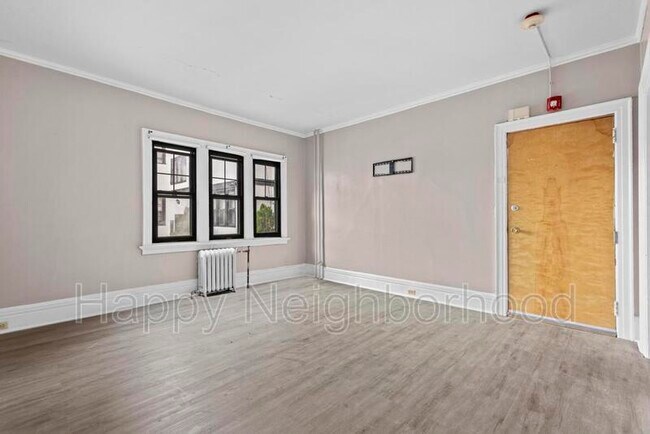 Building Photo - 130 Bradley Ave