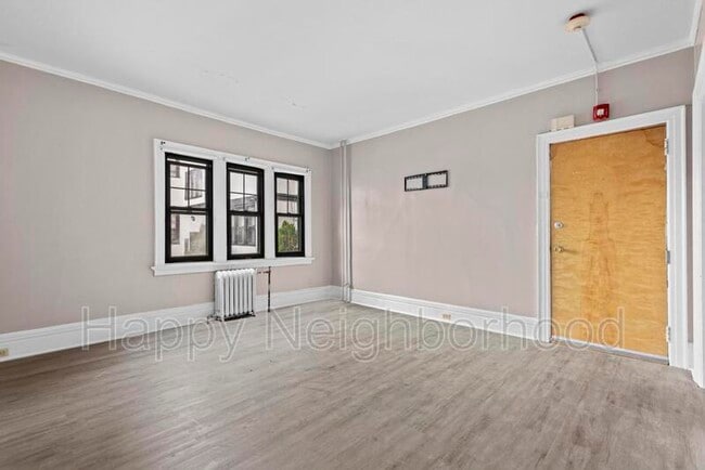 Foto del edificio - 130 Bradley Ave