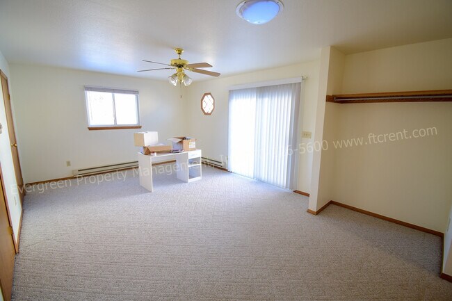 Foto del edificio - 2030 Pecos Pl