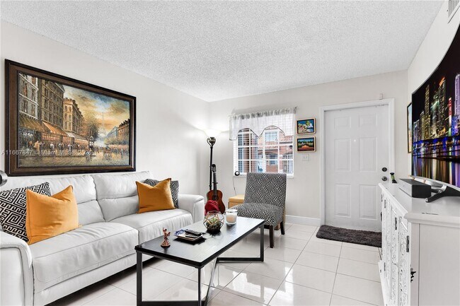 Building Photo - 2425 W 76th St