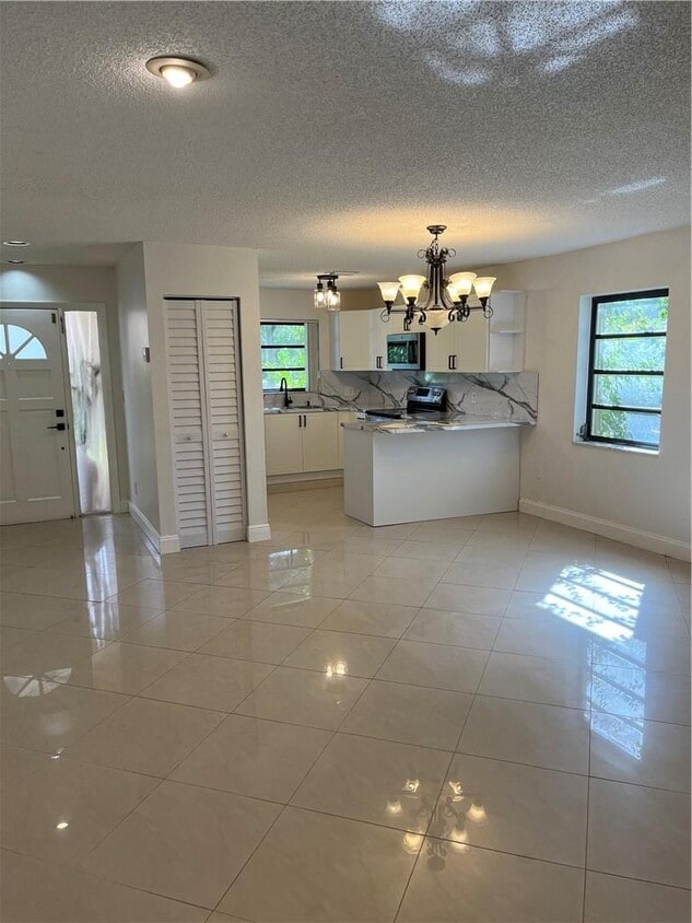 Photo - 700 SW 89th Ave (Plantation, FL)