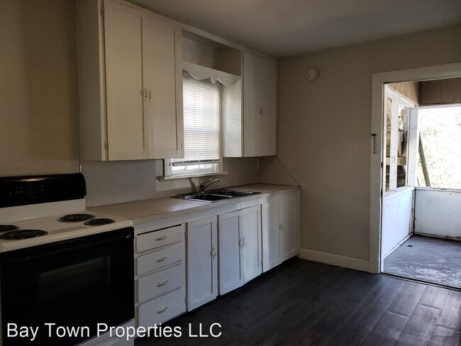 Building Photo - 2 br, 2 bath House - 1504 N Summit #1