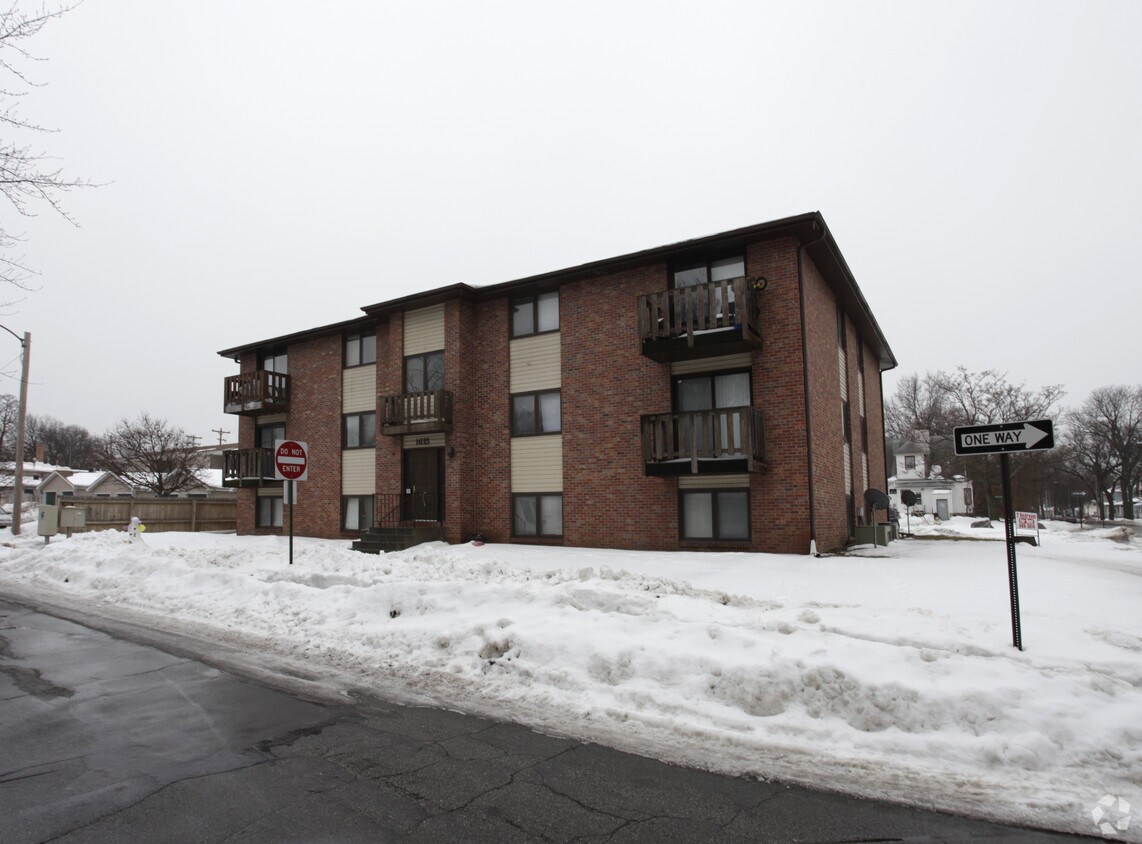 Primary Photo - 1615 Garfield St