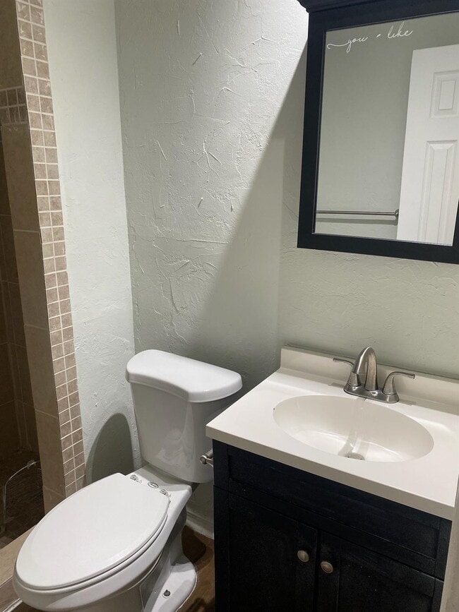 Building Photo - Spacious, Upgraded Home in Blue Mound