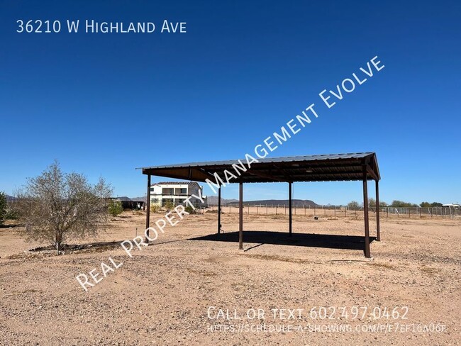 Building Photo - Tonopah Gem!