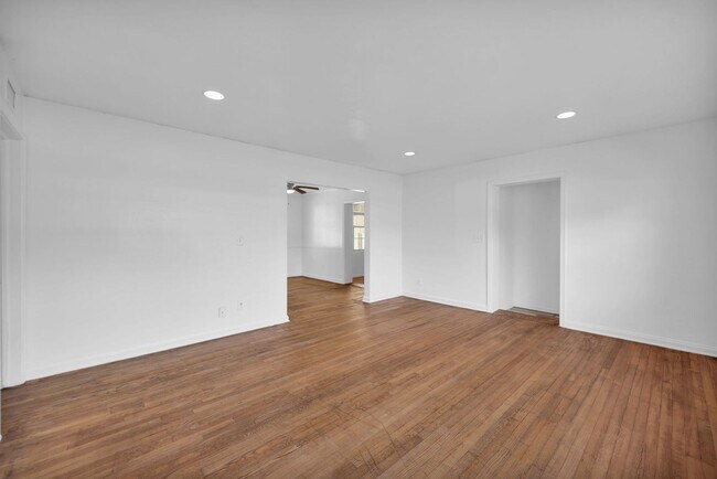 Foto del edificio - Stunning 3-Bedroom, 2-Bath Home in Desirable Mandarin Neighborhood!