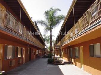 Foto principal - 15719 Eucalyptus Ave