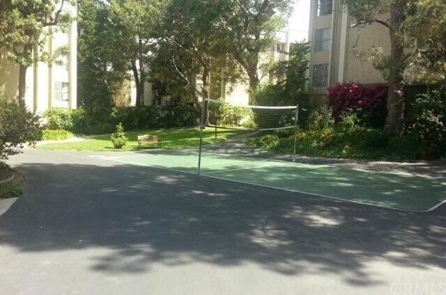 Foto del edificio - 8213 Raintree Cir