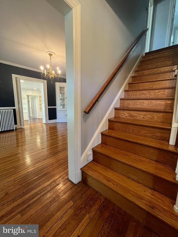 Building Photo - 3604 Oval Dr