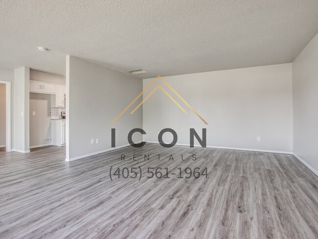 Building Photo - 517 N Robin Way