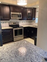Building Photo - 361 S Hollybrook Dr