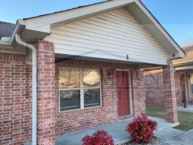 Building Photo - Cabot 2 Bedroom Unit