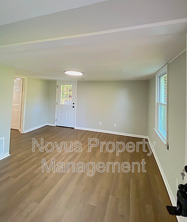 Building Photo - 1367 Stripling Chapel Rd