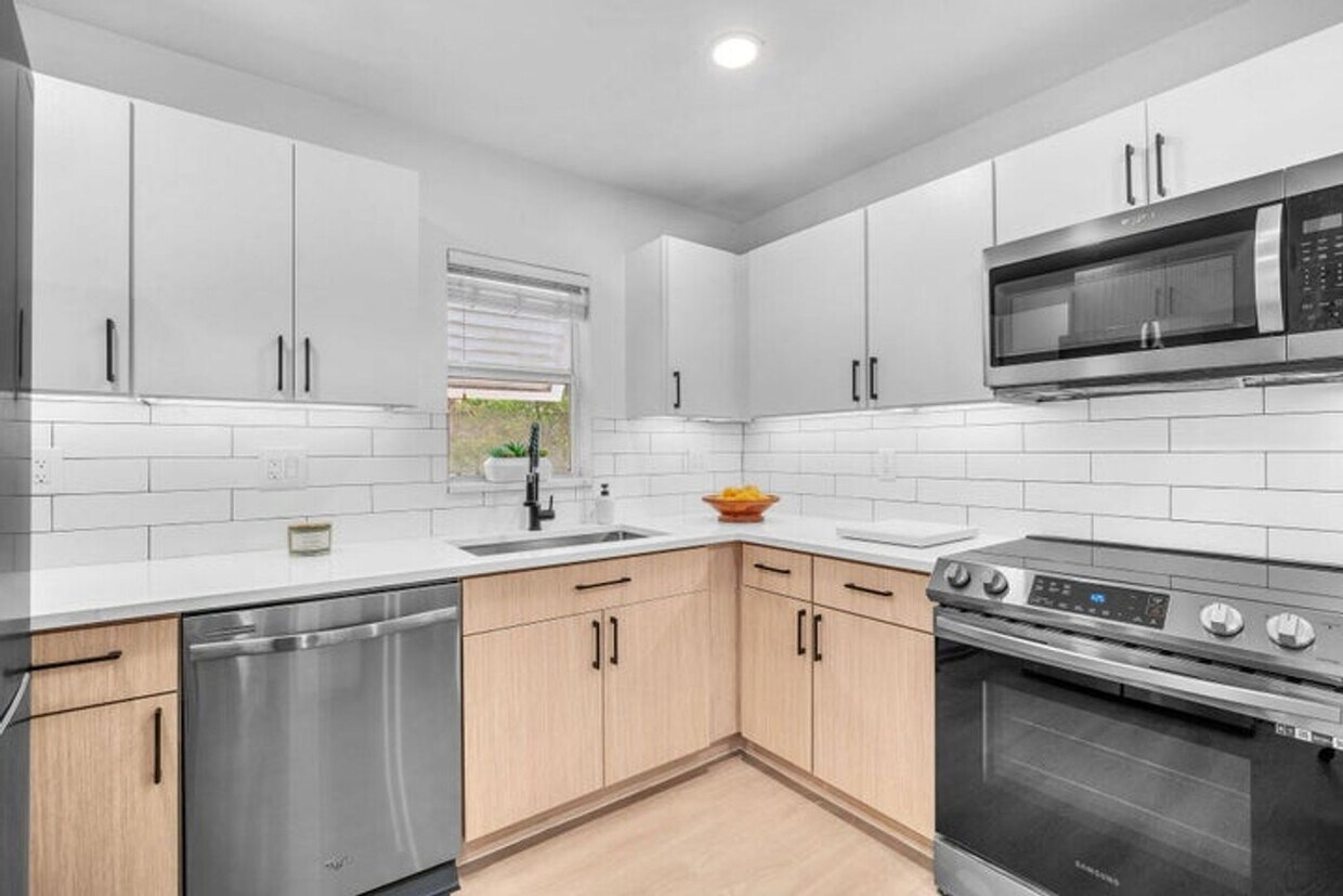 Primary Photo - 477 NE 1st Street, Pompano Beach, FL 33060