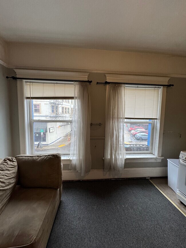 Foto del edificio - 1717 W Burnside St