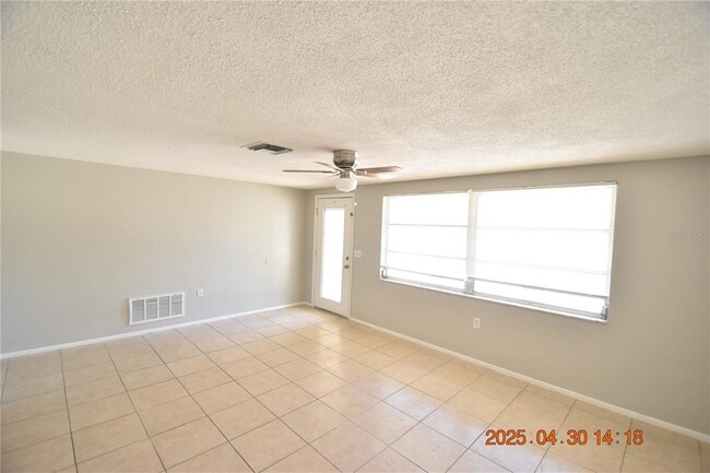 Building Photo - 3221 Topp Dr