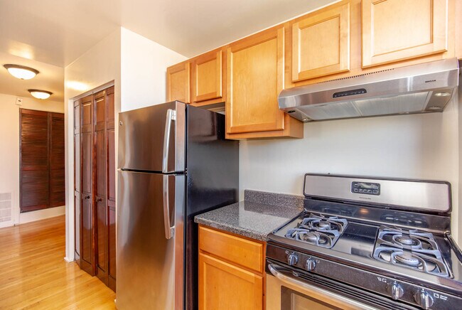 Foto del edificio - 1136 W Armitage Ave