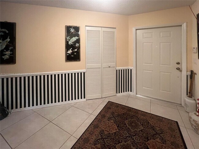 Foto del edificio - 7100 NW 30th Ct
