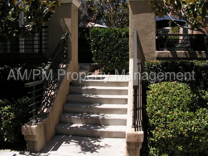 Primary Photo - 2 Bed, 2.5 Bath Condo - 3409 S. Main St. #I
