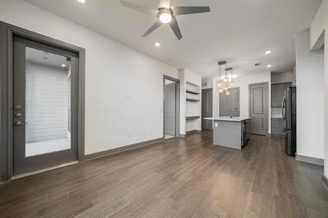 Building Photo - 2700 Old Denton Rd