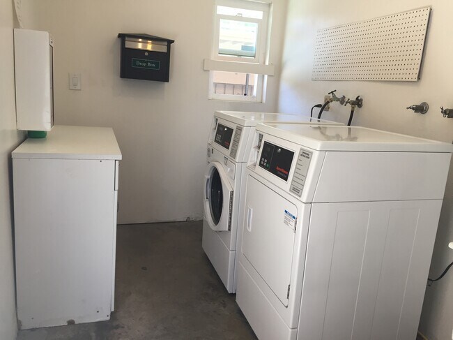 Onsite laundry - 545 S 7th St