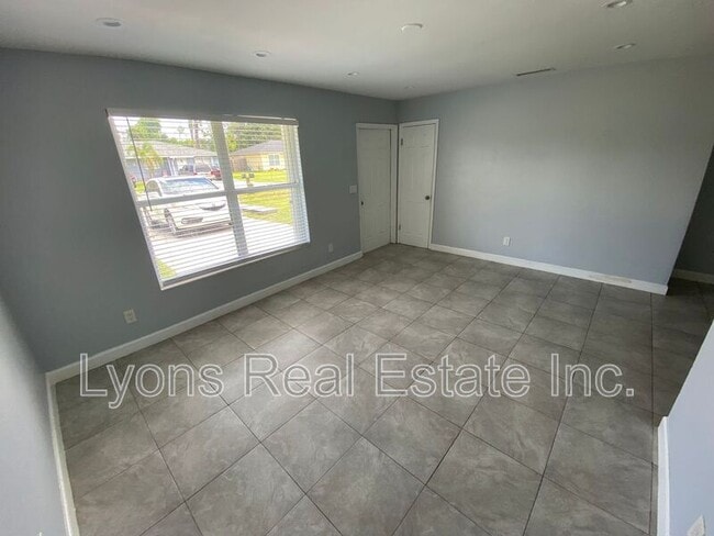 Building Photo - 4200 Pine Drop Ln
