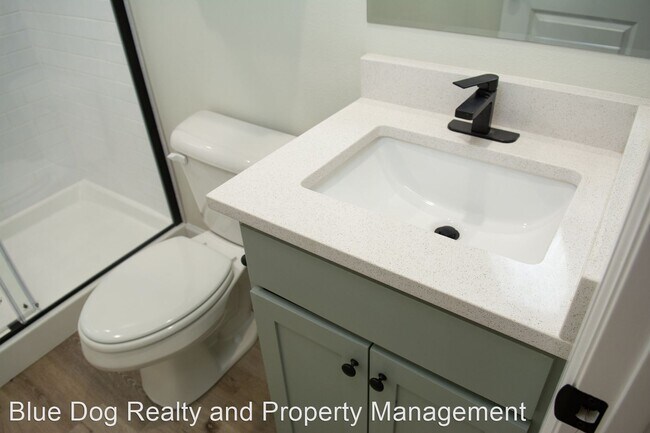 Foto del edificio - 3 br, 2.5 bath House - 158 N Centennial Ave