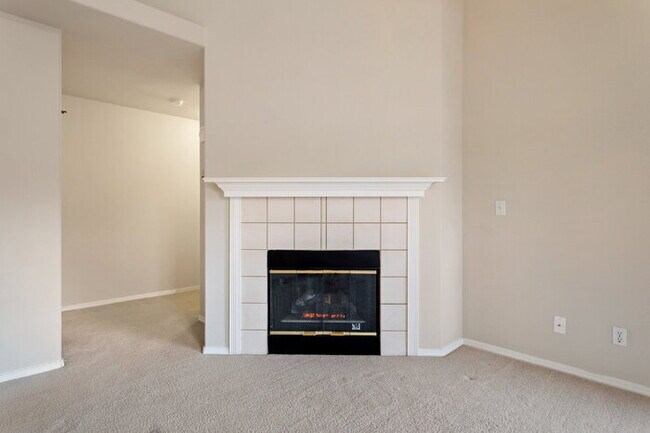 Foto del edificio - Stylish 3-Bed Condo in Gated Community – J...