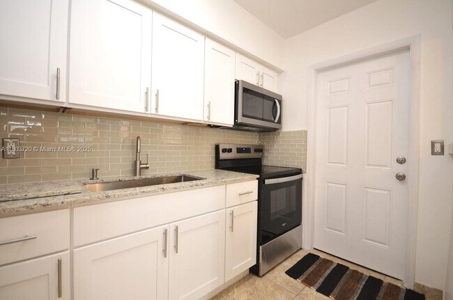 Foto del edificio - 2428 SW 16th St