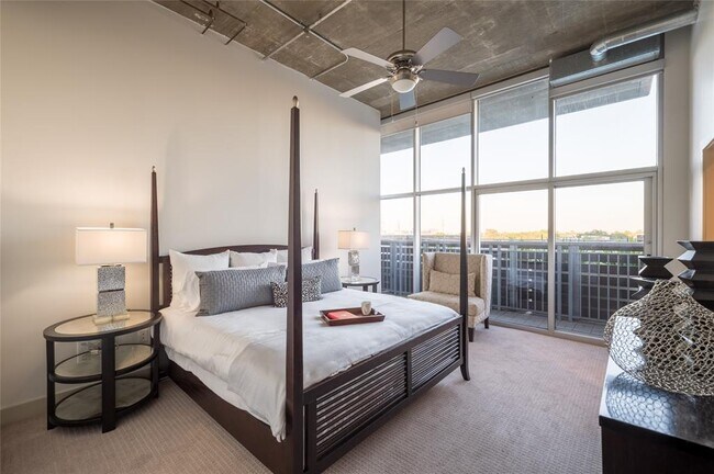 Foto del edificio - 4899 Montrose Blvd