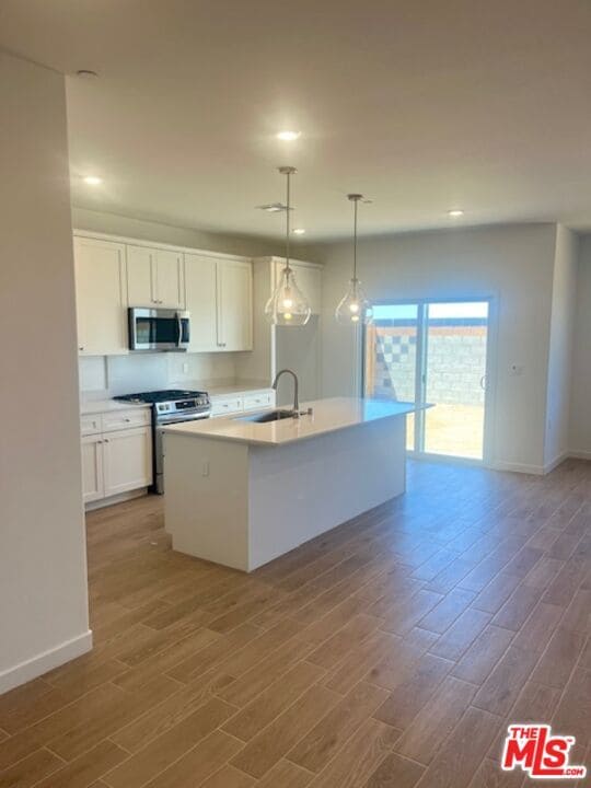 Foto del edificio - 3533 Chestnut Grv Ln