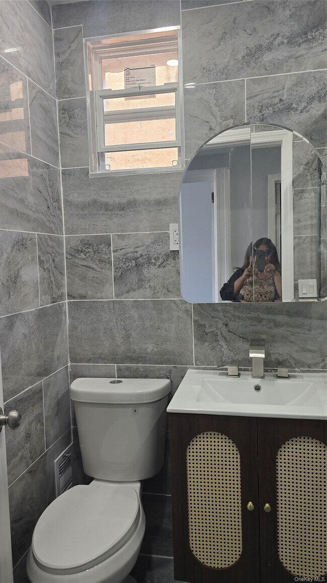 Foto del edificio - 88-41 161st St