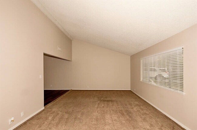 Foto del edificio - 3730 Grandview Pl