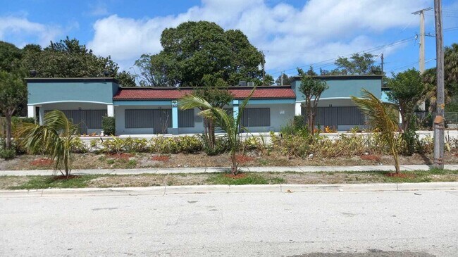 Foto del edificio - 2701 President Barack Obama Hwy