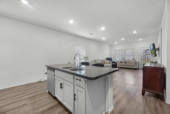 Foto del edificio - 23815 Desert Brush Ct