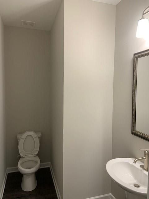 Building Photo - 3925 Redwood Dr