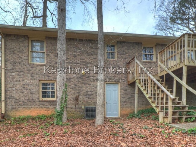 Building Photo - 2243 Davis Rd SW